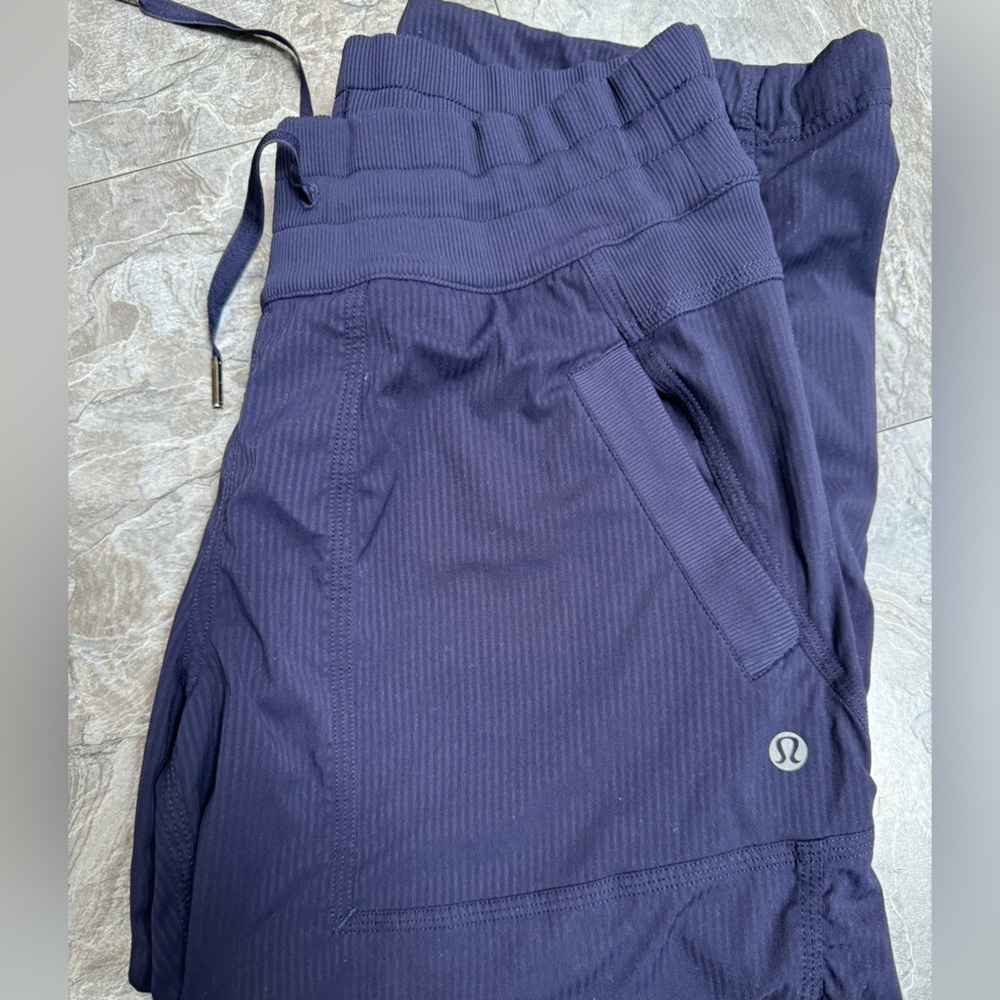 Lululemon Studio crop pants
